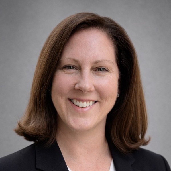 Becky Oslund headshot