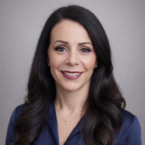 Nicole Sinclair headshot