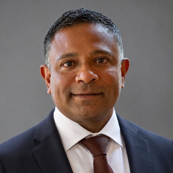 Dan Herrera headshot